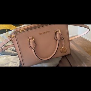 Like new Michael kors bag / wallet